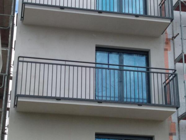 balkon-z-balustrada-01